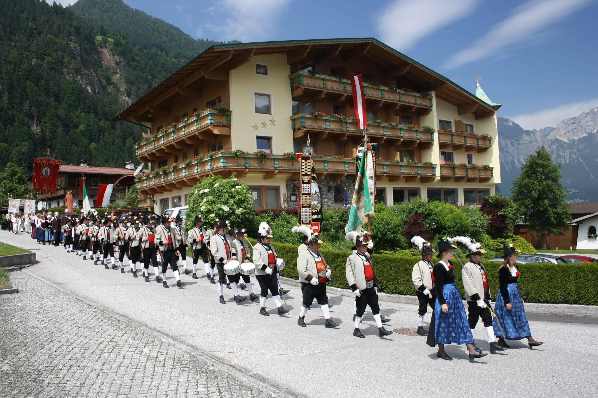 Hotel Gasthof Jaeger Zillertal Шлиттерс Экстерьер фото