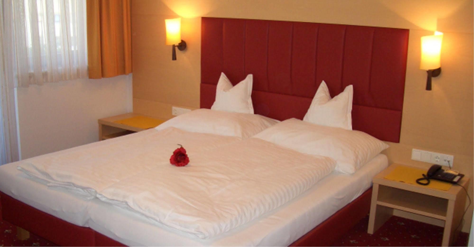 Hotel Gasthof Jaeger Zillertal Шлиттерс Экстерьер фото
